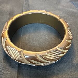 Vintage 1930s Deeply Carved Butterscotch Bakelite Bangle Bracelet - Leaf Motif